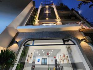 Unihomes Apartment 594 Q10