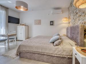 Studio Passion-2 by Interhome