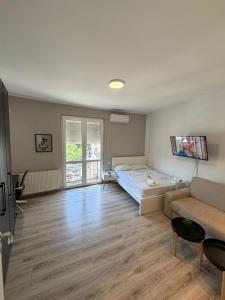 nice apt at 5 min walking distance from old town