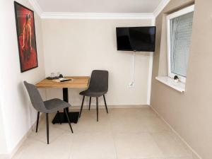 Casa di Pino - New Modern Apartments - Free Private Parking - Near Center