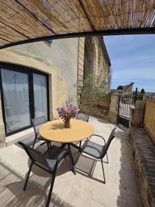 Maison lumineuse avec terrasse à Grillon - 90 m²