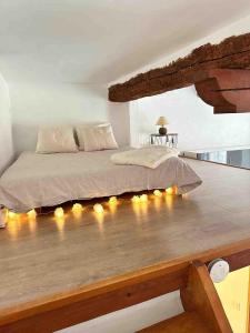 Cosy Air-Conditioned Studio in Old Antibes, Walk to Beach & Market