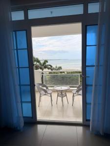 Beach Front 3 bedroom Condo with Pool