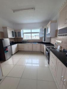 Beach Front 3 bedroom Condo with Pool