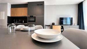 Homely! Skyview, Airport, Fair, Gym, Rooftop!