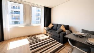 Homely! Skyview, Airport, Fair, Gym, Rooftop!