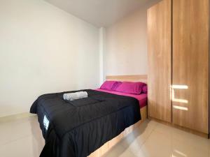 Apt Oak Signature Living & Modern by Ls