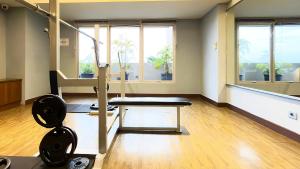 Apt Oak Signature Living & Modern by Ls