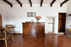 Rustic House with Small Private Garden - Vallerona