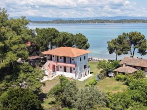 Studios Efi beach