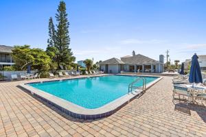Cedar Island Club C102