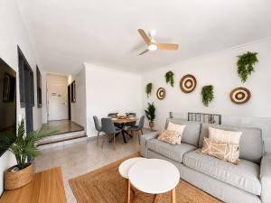 Island Sun by Olax Rentals