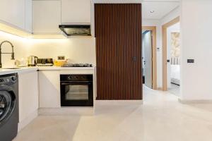 Modern 2BR Apartment with Free Parking, Maârif