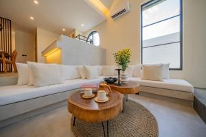 2BR villa w - pool & beach access