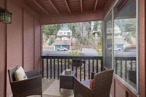 Pet Friendly Studio in Prime Village Location!