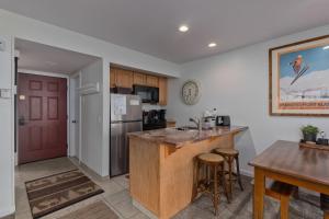 Pet Friendly Studio in Prime Village Location!