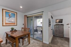 Pet Friendly Studio in Prime Village Location!
