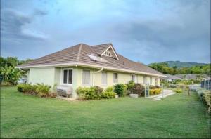Home in Ochi Rios Coconut Avenue