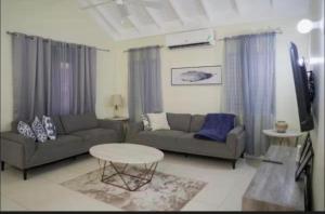Home in Ochi Rios Coconut Avenue