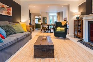 Cottage in central Porlock with garden & parking