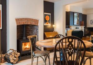 Cottage in central Porlock with garden & parking