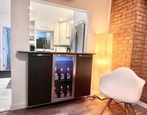 Stylish Apartment in DT Montreal with 3 BDRs and Parking