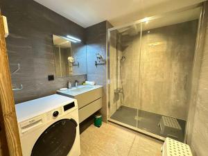 Appartement neuf, agréable, au cœur de Les Gets - FR-1-598-88