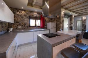 Villa Afroditi by Bostonia Village