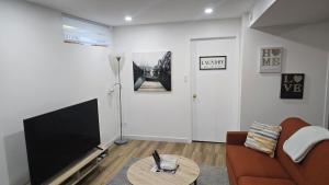 Elegant Basement Suite in Barrhaven, Ottawa