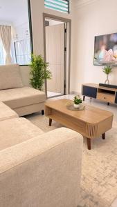 Shangrila residence opposite Marriott ,GTC and walking distance to Sarit and Pride-inn Hotel