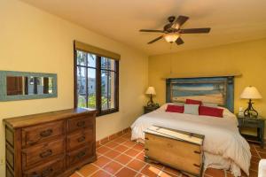 Perfect Home steps from Community pool, beach and Wine Bar in Founders