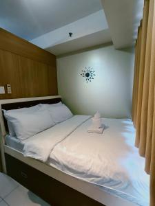 MOA shell residences - JOSH