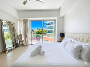 ICON Oceanview Retreat by Monyxbnb