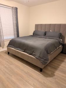 Luxury 1BR Haven with Modern Finishes
