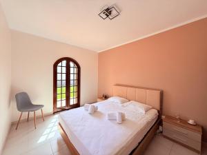 Casa Peixinho São Jacinto - 2 Bedrooms, Garden & BBQ near Beach