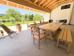 Private Villa for 12 Peaceful Karst Escape