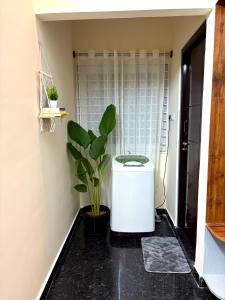 1BHK Luxury Stay 20 mins away from Airport