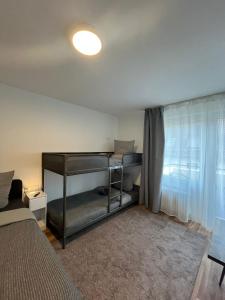 City Hub Room 24 - mit Balkon - Coffee for free -