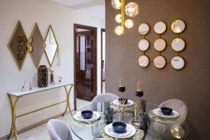 Spacious and Bright Apt With Stylish 2BR a Pool and Garage