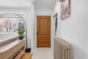 Home in Midtown Toronto with 2 parking