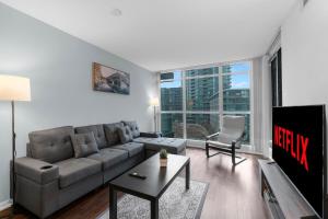 Cozy 2BR - FREE Parking - Pool,Gym,Sauna,Hot Tub
