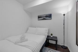 Cozy 2BR - FREE Parking - Pool,Gym,Sauna,Hot Tub