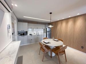 Loft Luxuoso e Confortável ao lado do Shopping CG.