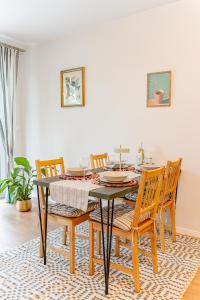 Krakow Modern Apartment - 50m2, Parking & Balcony - by Rentujemy