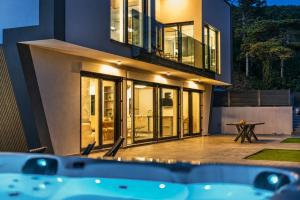 Elixir Villa 1 One