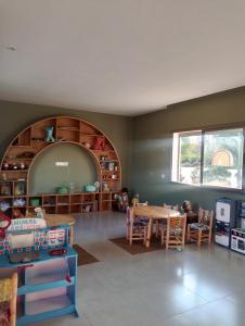 Appartement élégant avec jardin et accès direct à la piscine