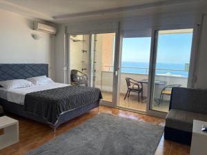 Honey Apartments