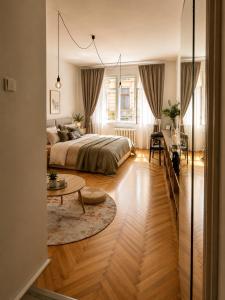 Stay in Heart of Old Town - Walk toLandmarks