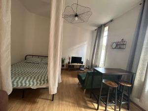 LE BELFORT 2 Studio lunimeux Quartier les halles