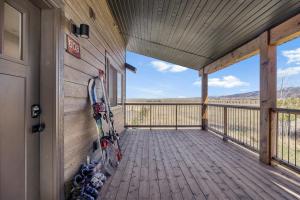 VICTOR TRAVERSE: Condo Skiing Trails Snowmobiling Teton Mtns Grand Targhee